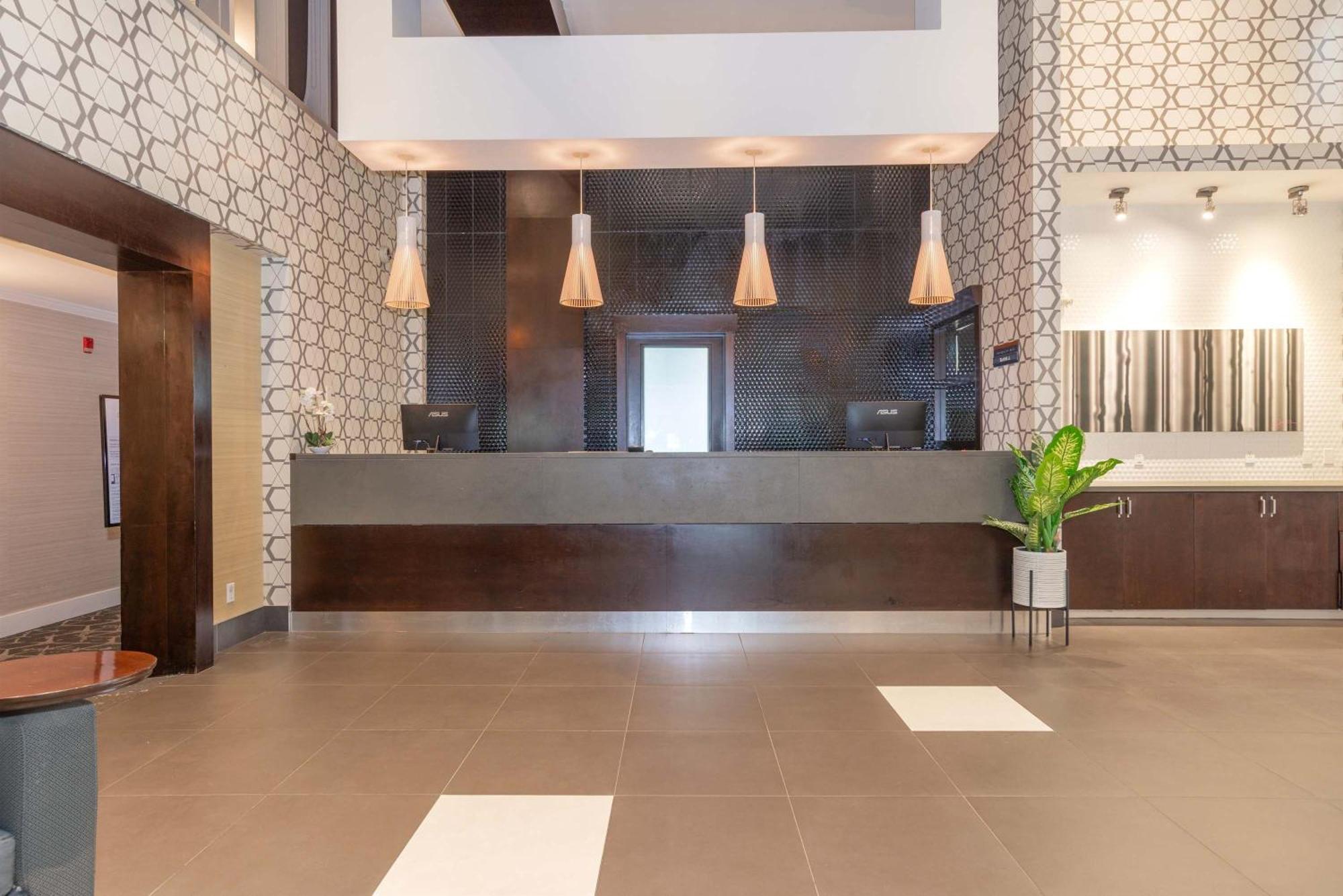Sandman Hotel And Suites Abbotsford Esterno foto