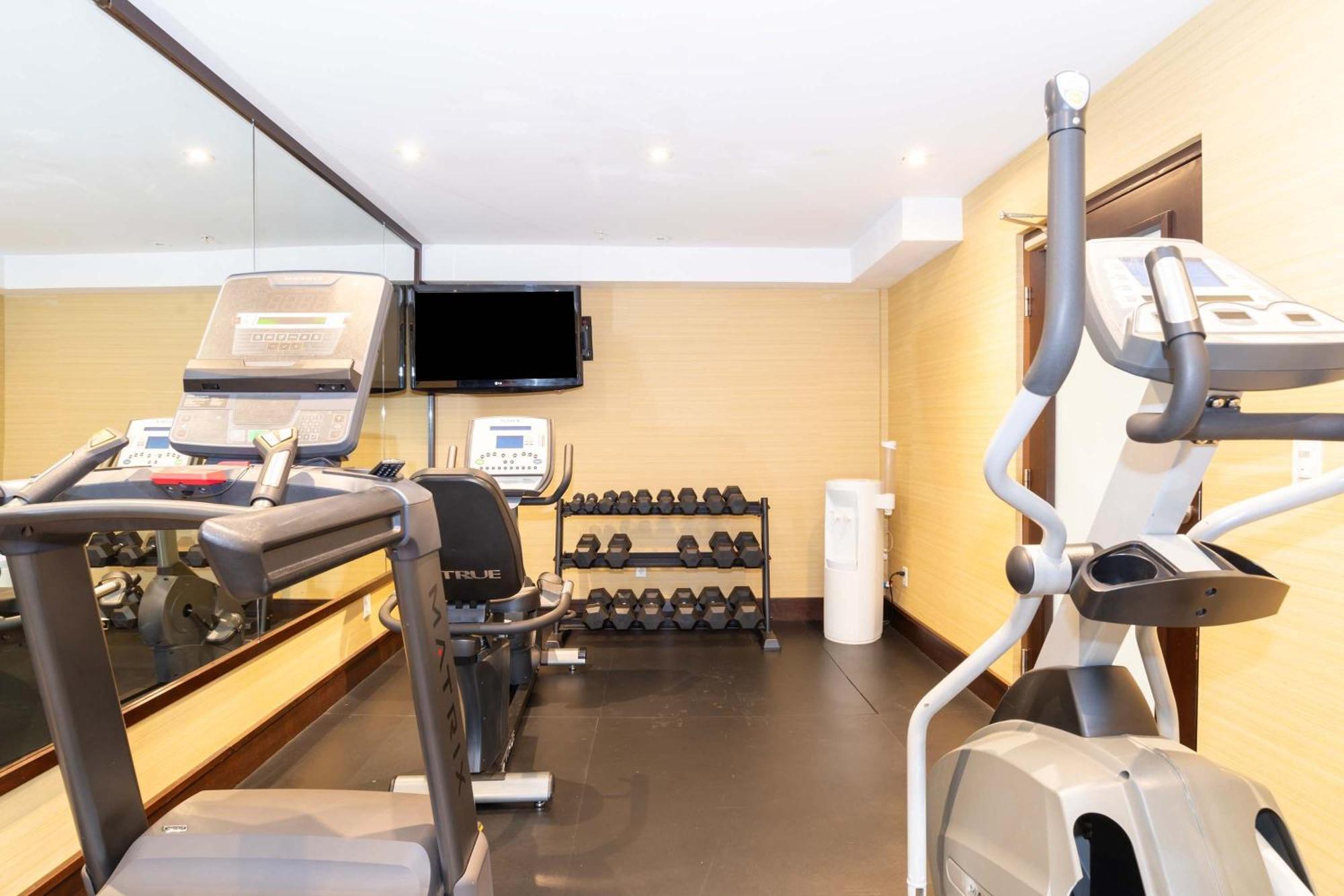 Sandman Hotel And Suites Abbotsford Esterno foto