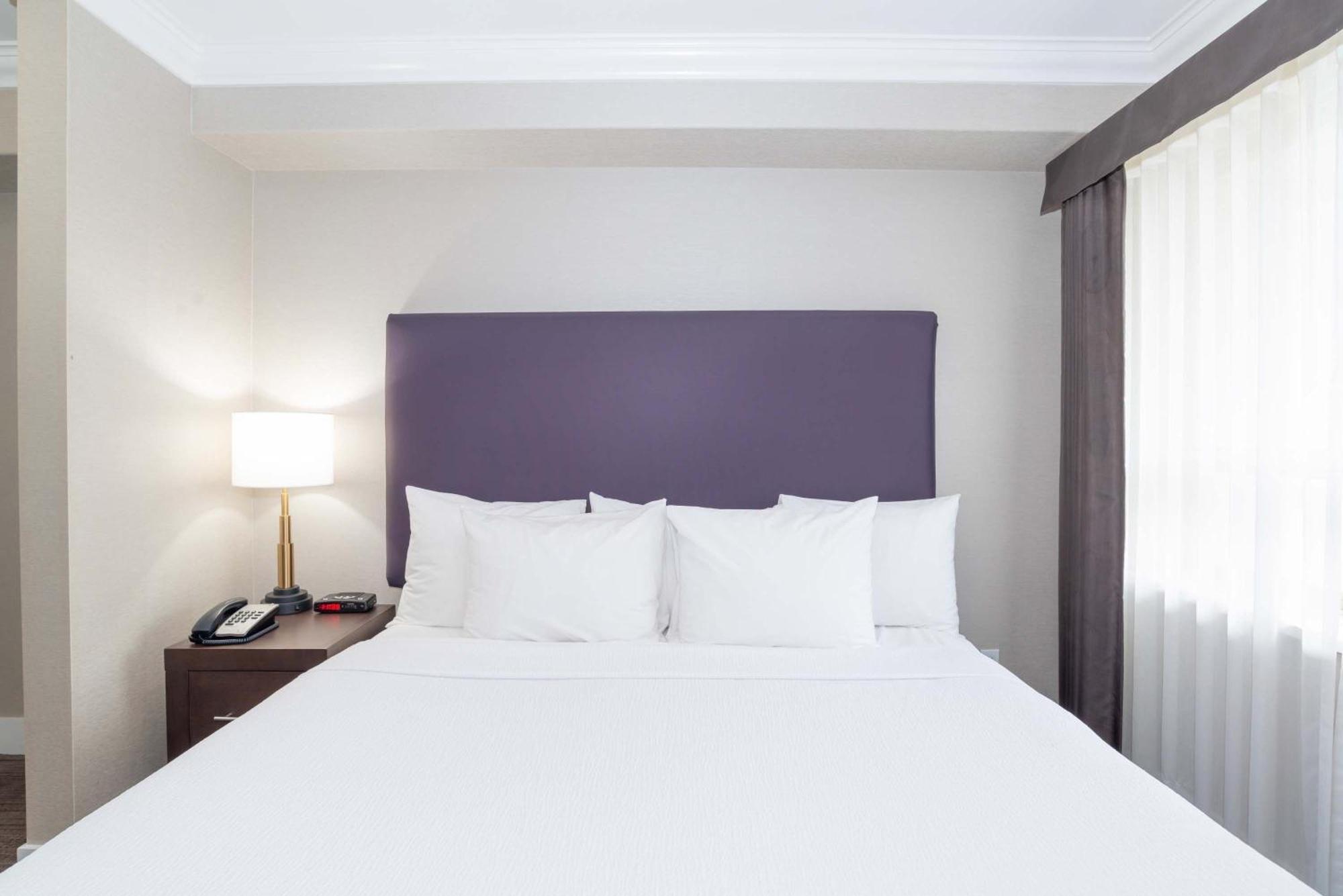 Sandman Hotel And Suites Abbotsford Esterno foto