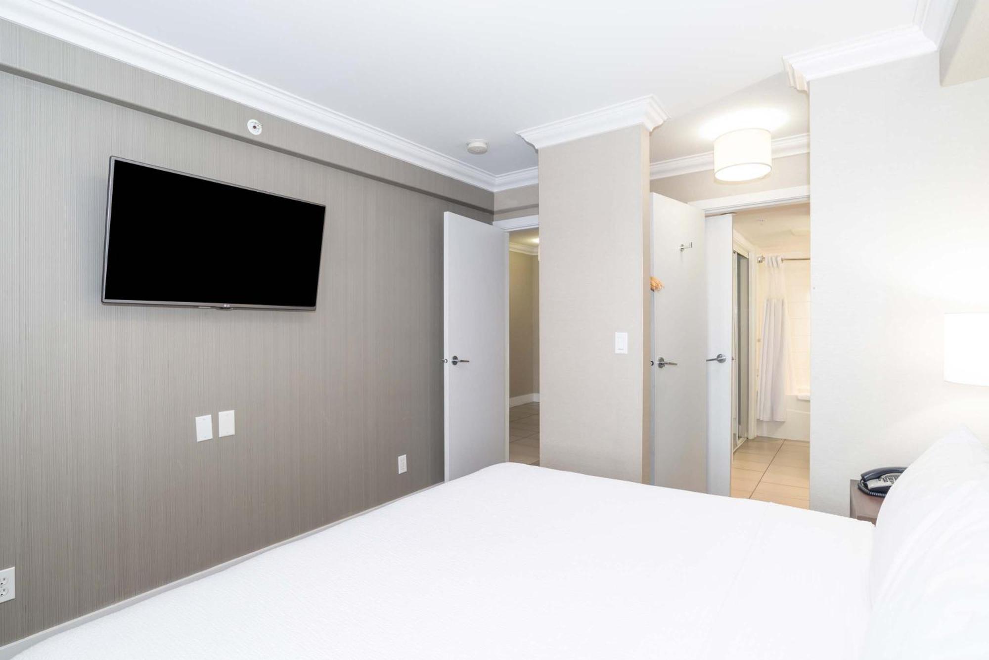 Sandman Hotel And Suites Abbotsford Esterno foto