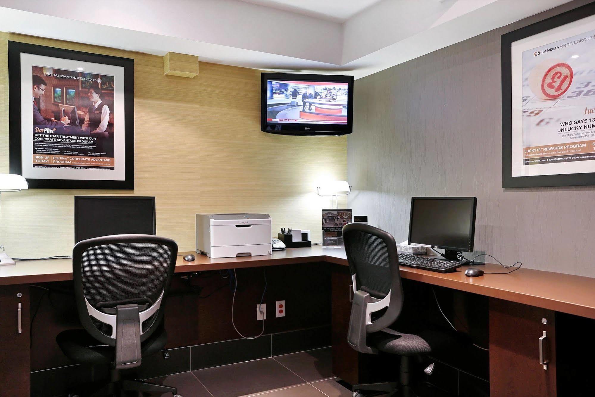 Sandman Hotel And Suites Abbotsford Esterno foto