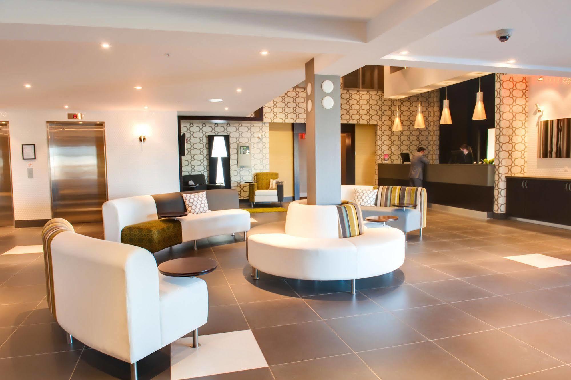 Sandman Hotel And Suites Abbotsford Esterno foto