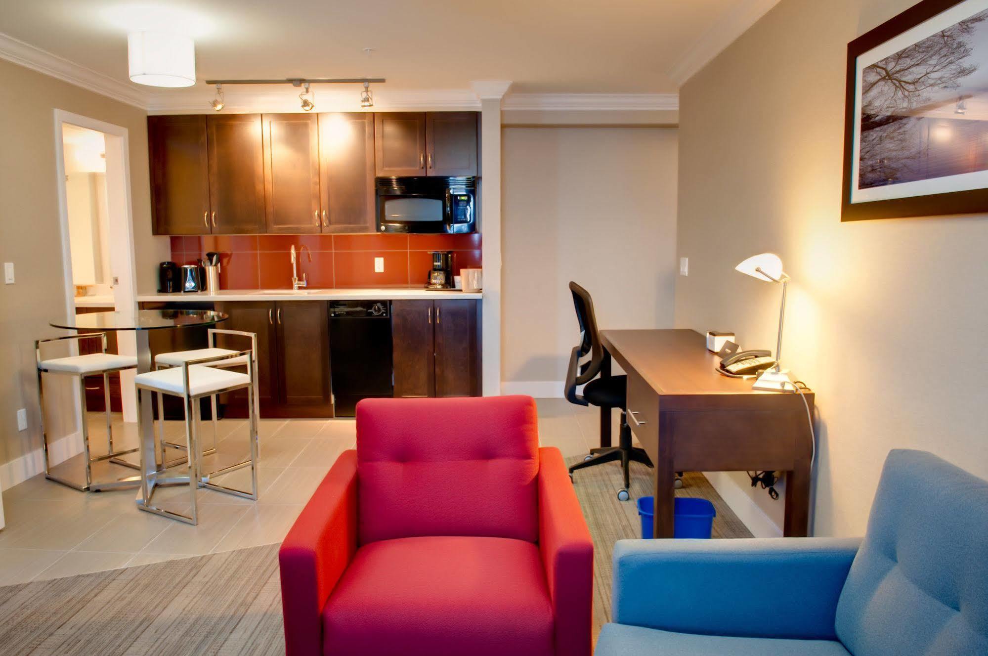 Sandman Hotel And Suites Abbotsford Esterno foto